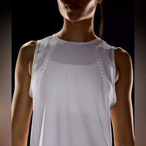 Lululemon Sculpt Tank in Off White Size 10-12